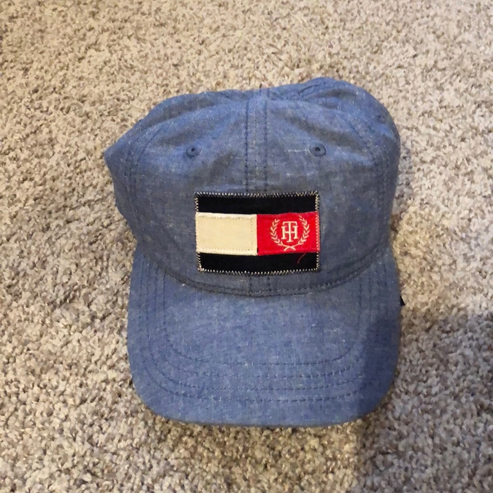 Tommy Hilfiger hat